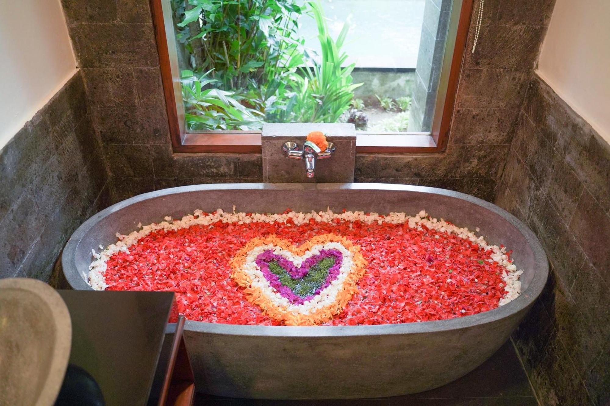 Poka Ubud Hidden Paradise & Spa By Eps מראה חיצוני תמונה
