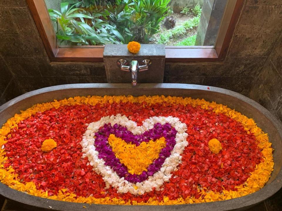 Poka Ubud Hidden Paradise & Spa By Eps מראה חיצוני תמונה